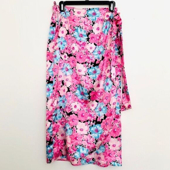 ✨HP✨WAYF Floral Wrap Satin Midi Skirt ✨ - Picture 2 of 5